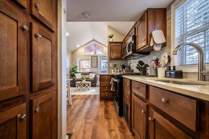 Full Kitchen. Pots, Pans, oil, salt and peppers are included.